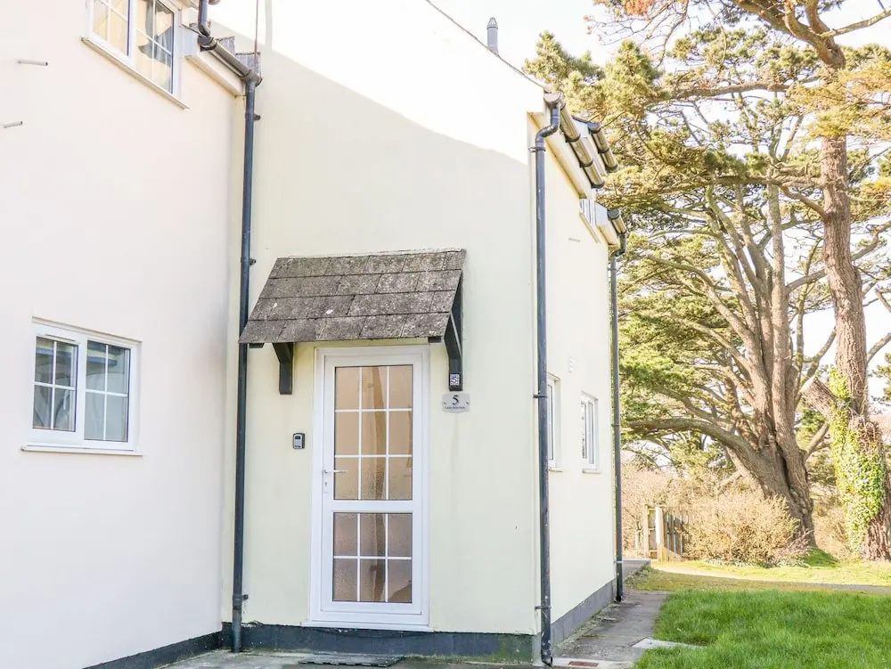 Little Bolt Hole