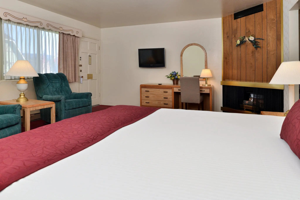 Svendsgaards Lodge- Americas Best Value Inn & Suites