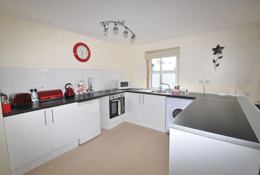 1 Varis Apartments