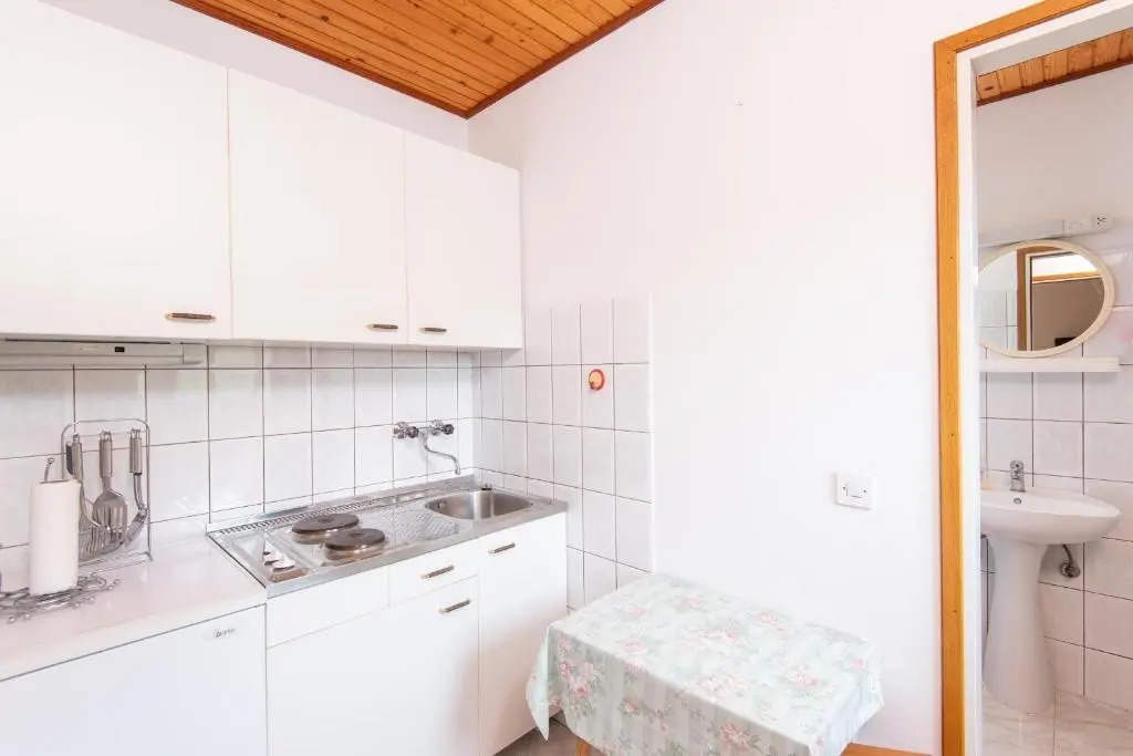 Apartments Sugor-70m from sea