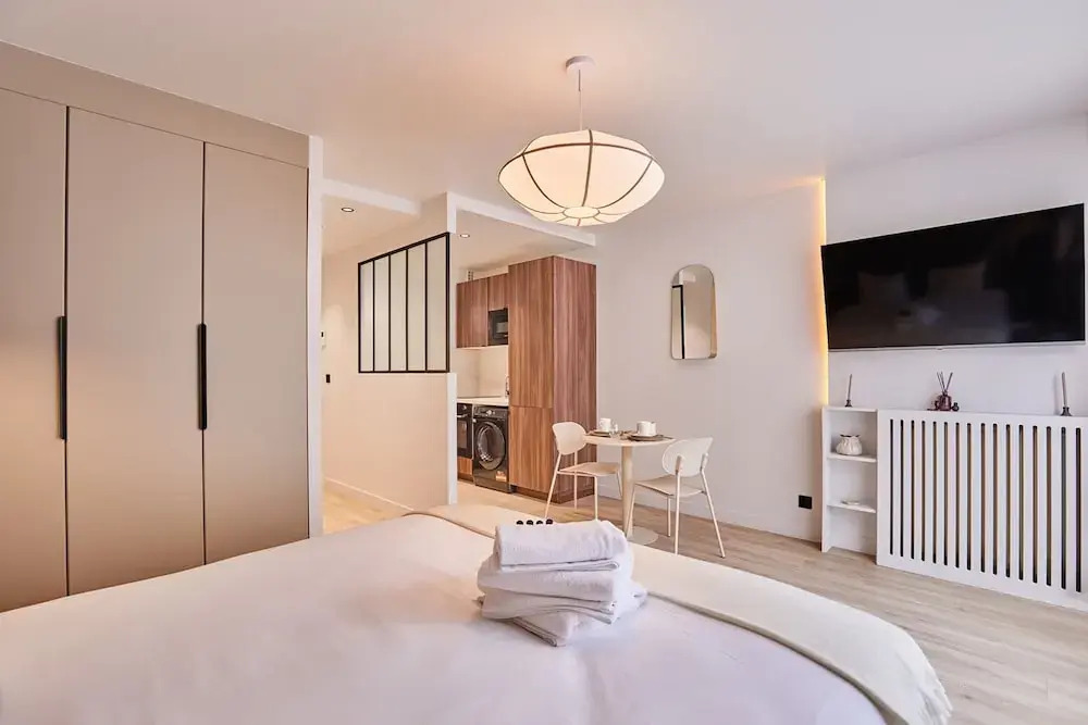 THE Parisian Suite / Center of Paris