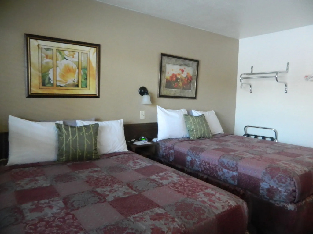 Country Motor Inn