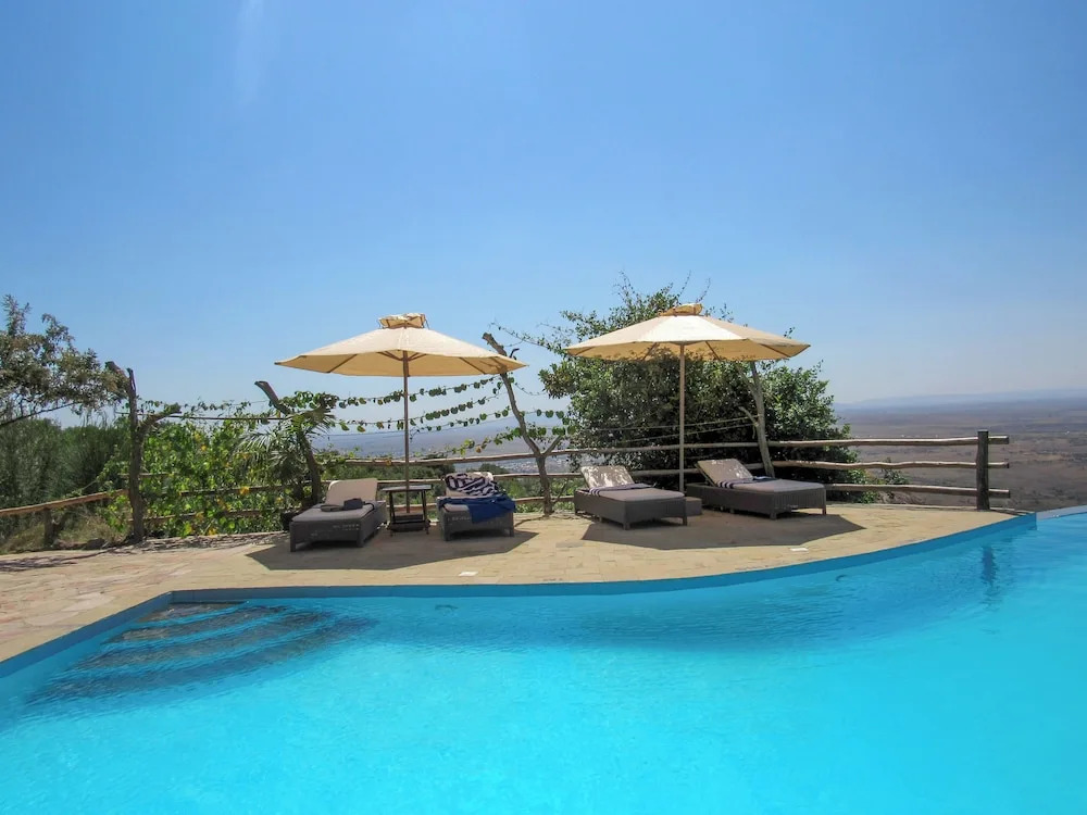 Ahadi Mara Camp
