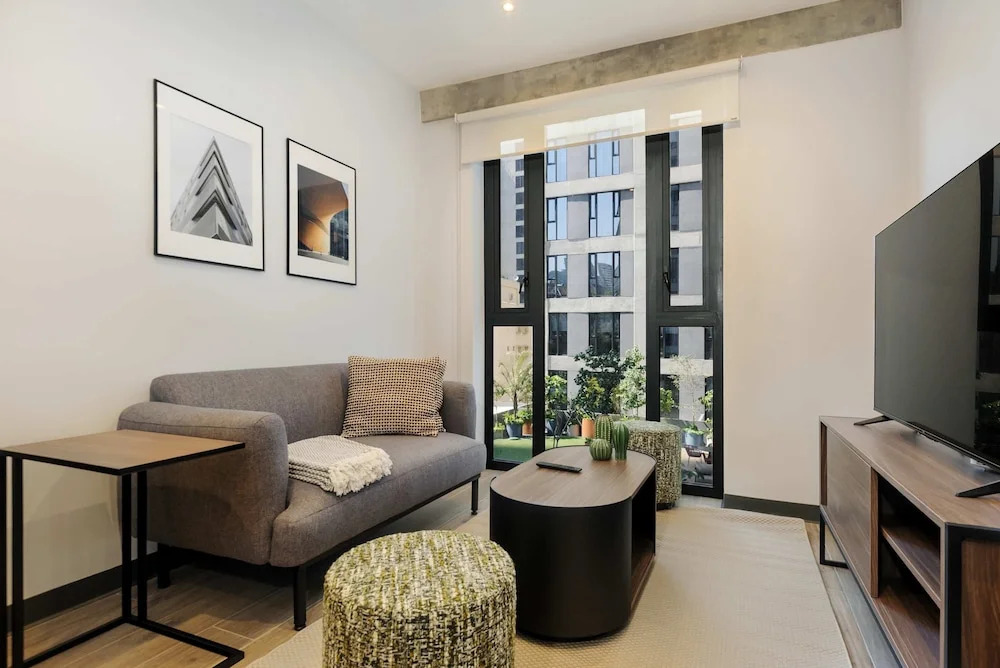 w Enchanting 1BR in the Heart of Interlomas
