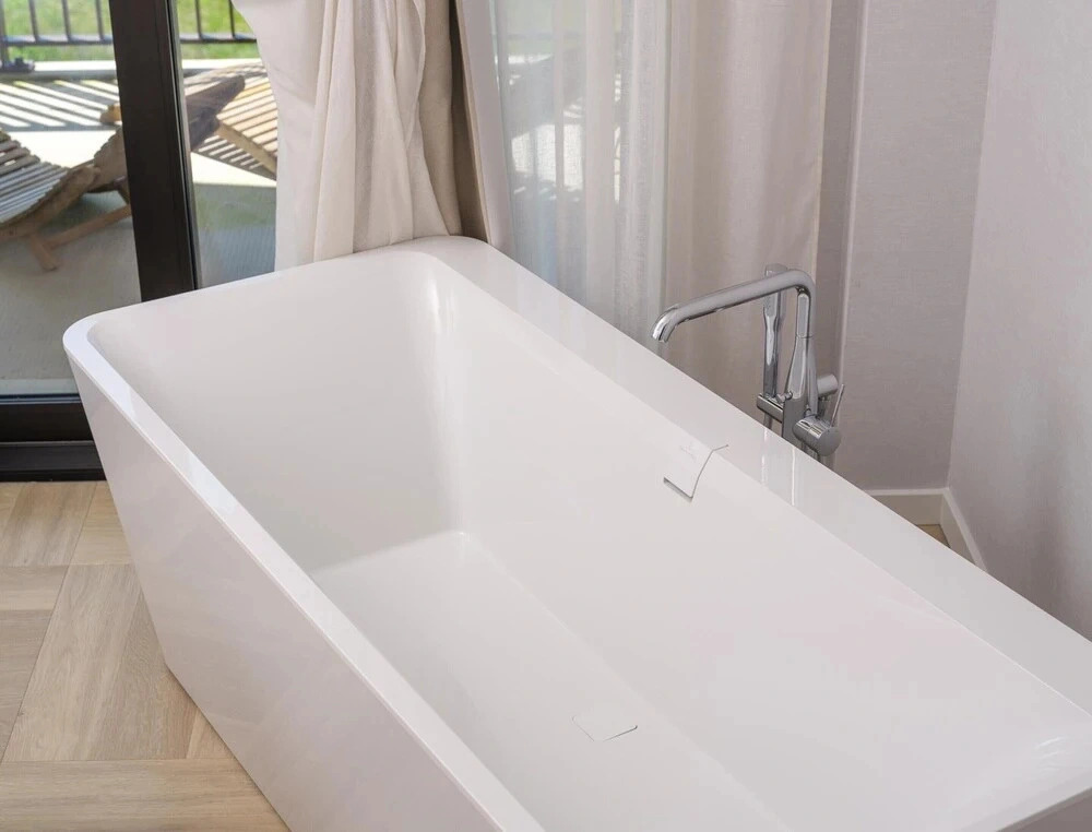 Waters Edge Wellness Retreat With Sauna