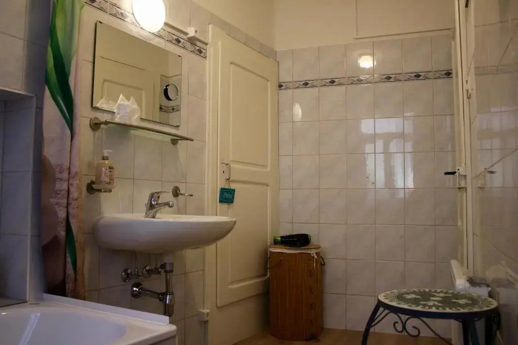 1912 - Apartment - old town