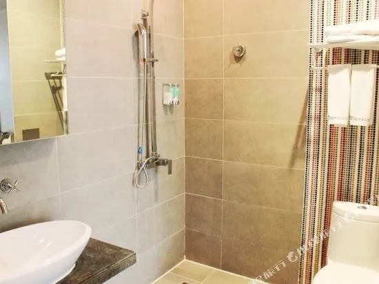 Zhiling Homestay (Five Star Street City Center)