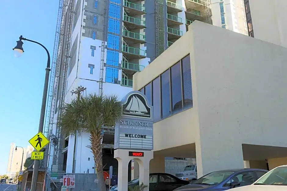 Schooner II Beach and Racquet Club