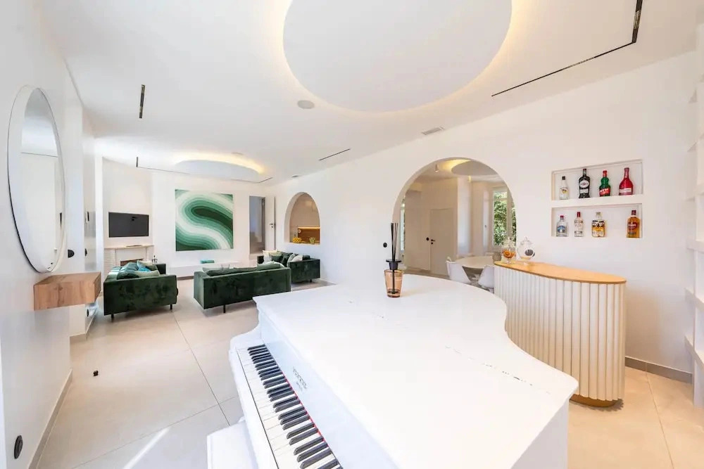 008 Villa Rosoliel in Cannes