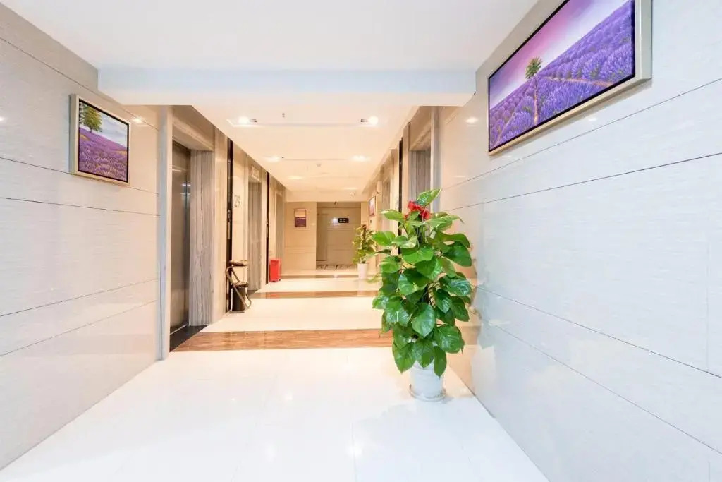 Lavande Hotel HeYuan Dongyuan