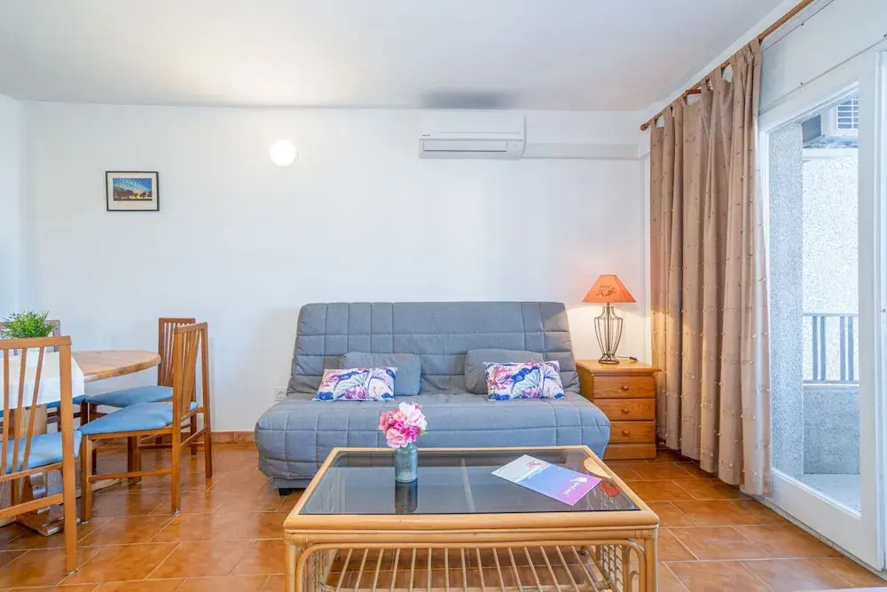 Apartment in Empuriabrava With Canal View