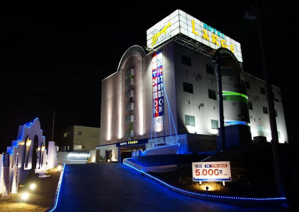 Hotel Large