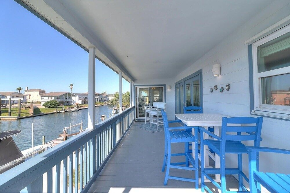 Estes Oasis 4 Bedroom Home by RedAwning
