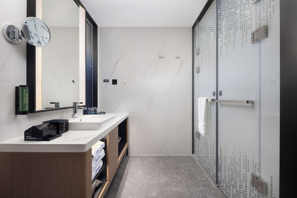 Hampton by Hilton Guangzhou Xintang Railway Station