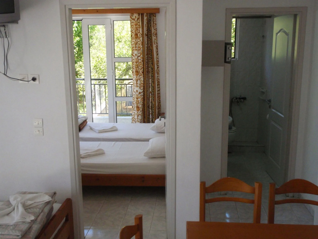 Niriis Hotel