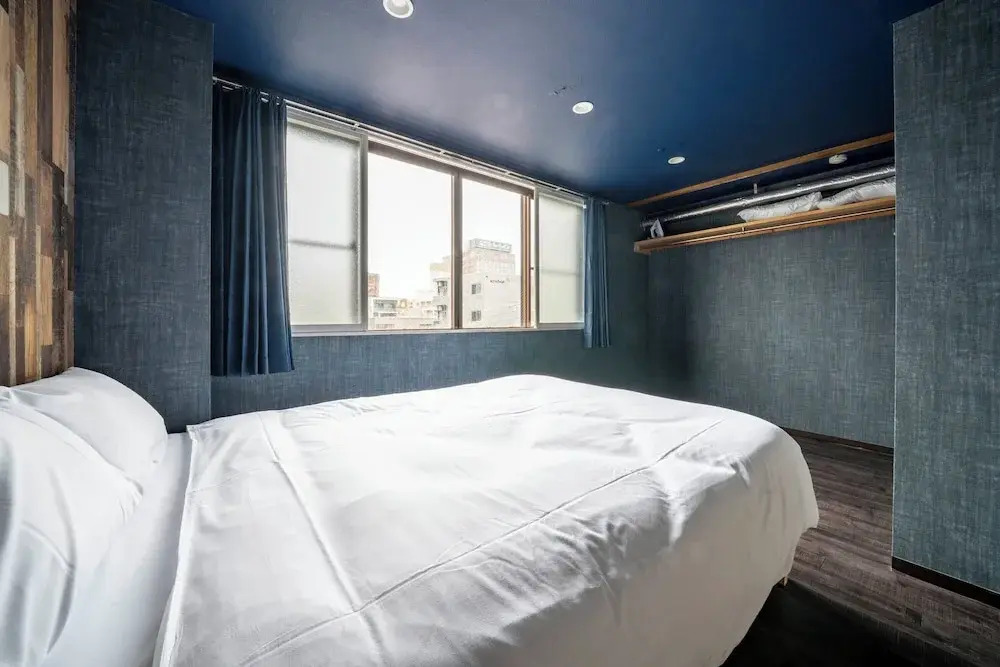 Silk Court 403