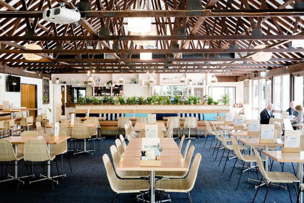 Avoca Beach Hotel