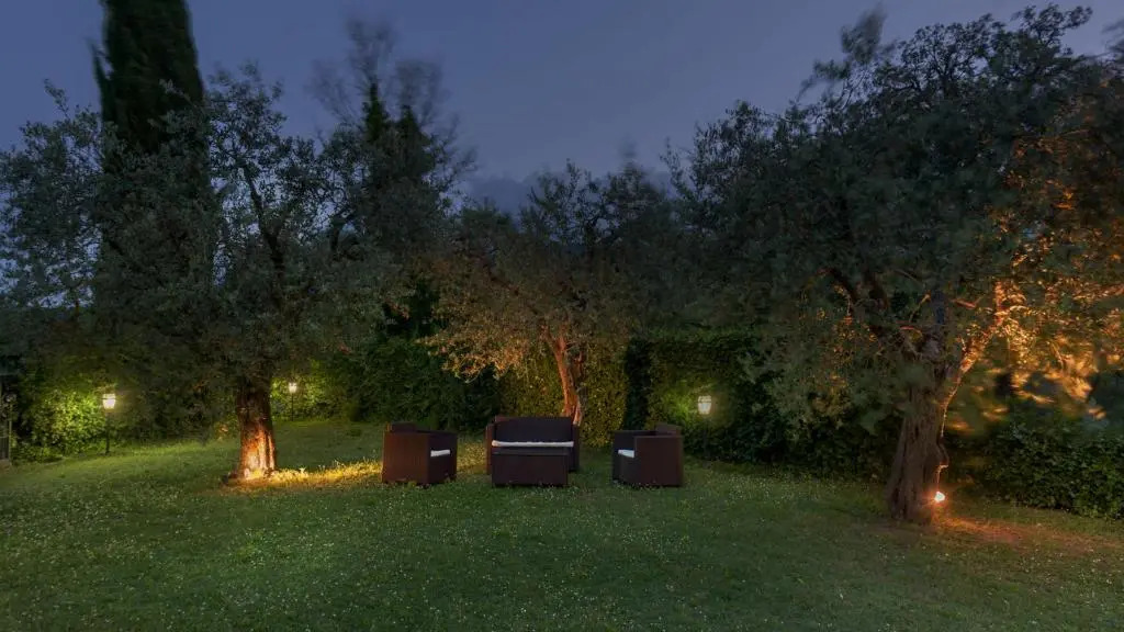 VILLA VITTORIA DANGHIARI 7&3, Emma Villas