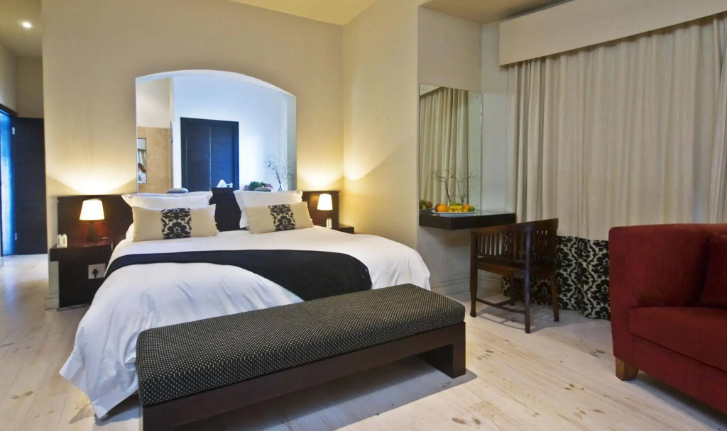 Lodge On The Lake and Wellness Spa