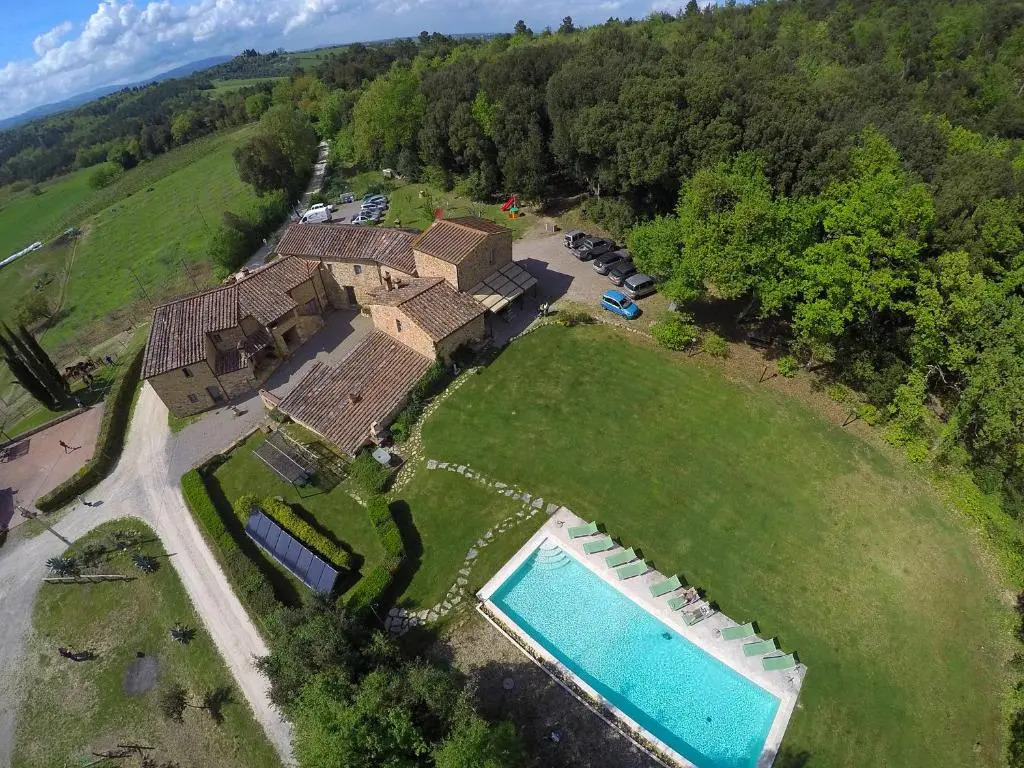 Agriturismo Verniano Five Apartments with Panoramic Pool