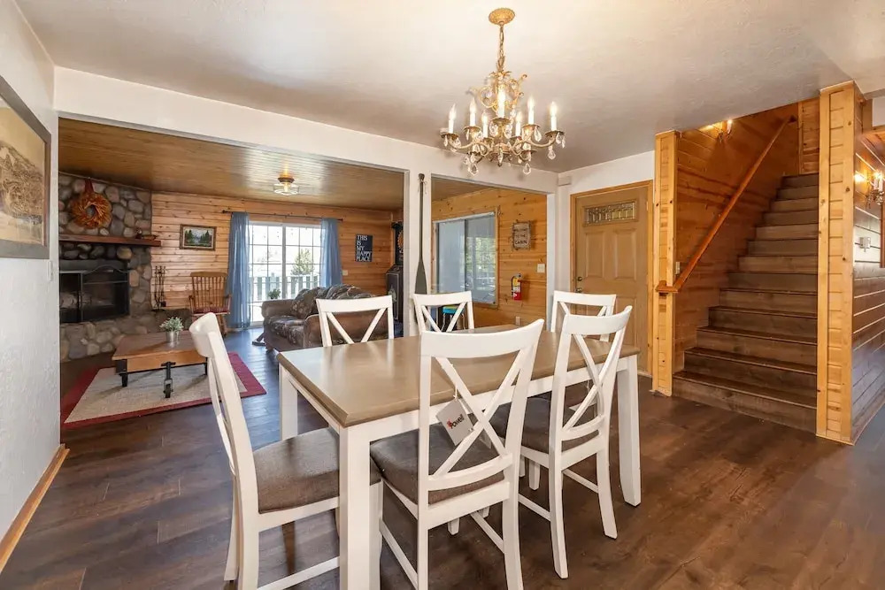 Village Bear 3 Bedroom Cabin by Redawning