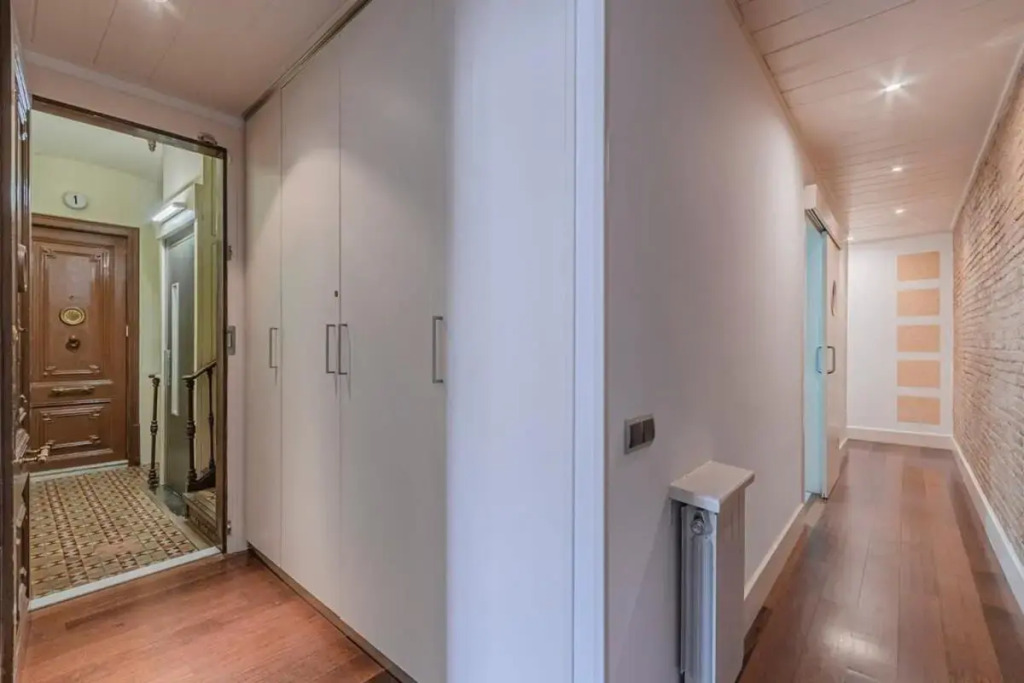 Modern and bright 3BD apartment by Gran Via - Plaza España