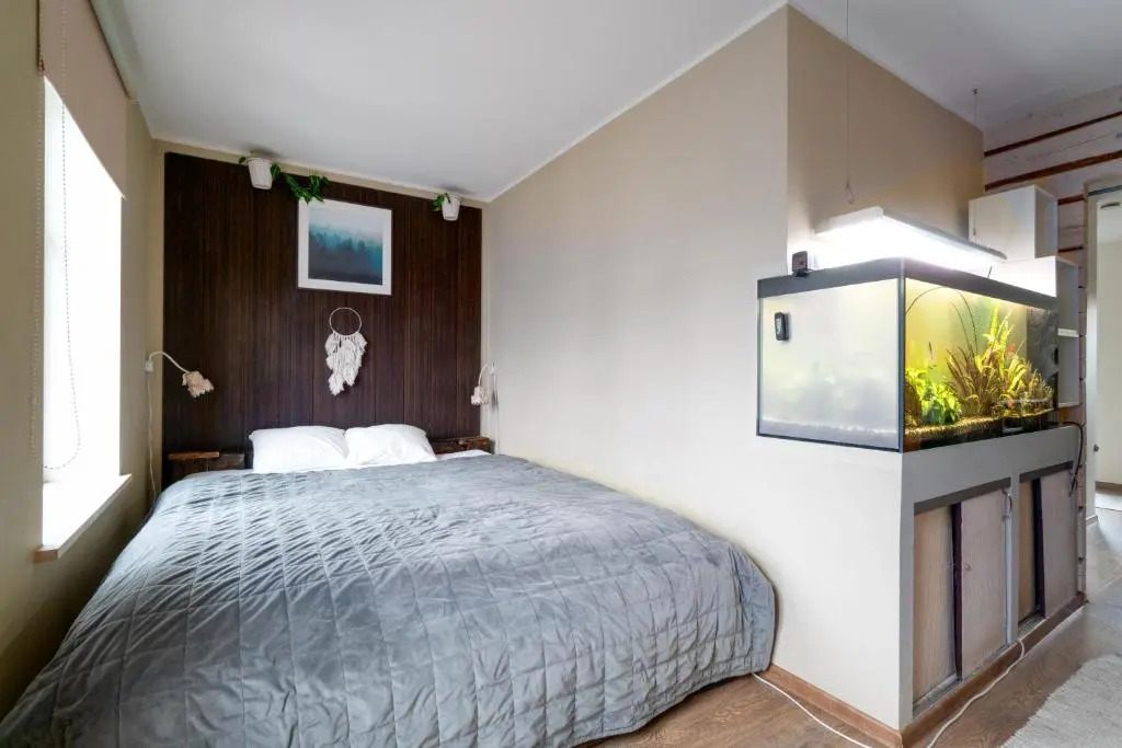 Unique 3 floor apartment. Garden, great location!