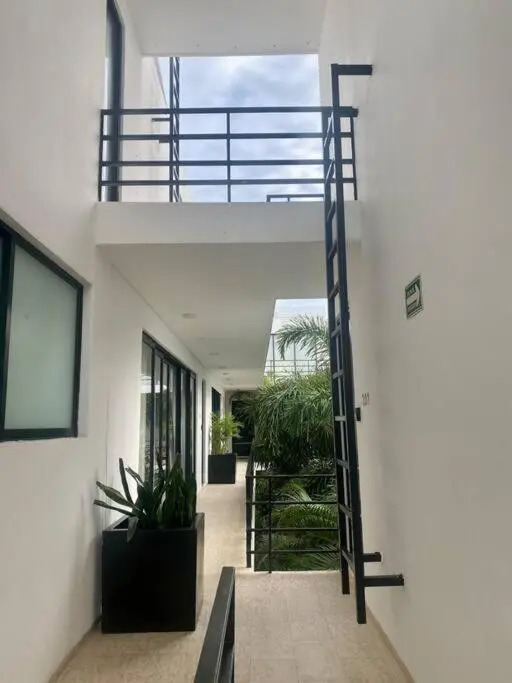 2 bd 2 bath penthouse walking distance from 5th Av