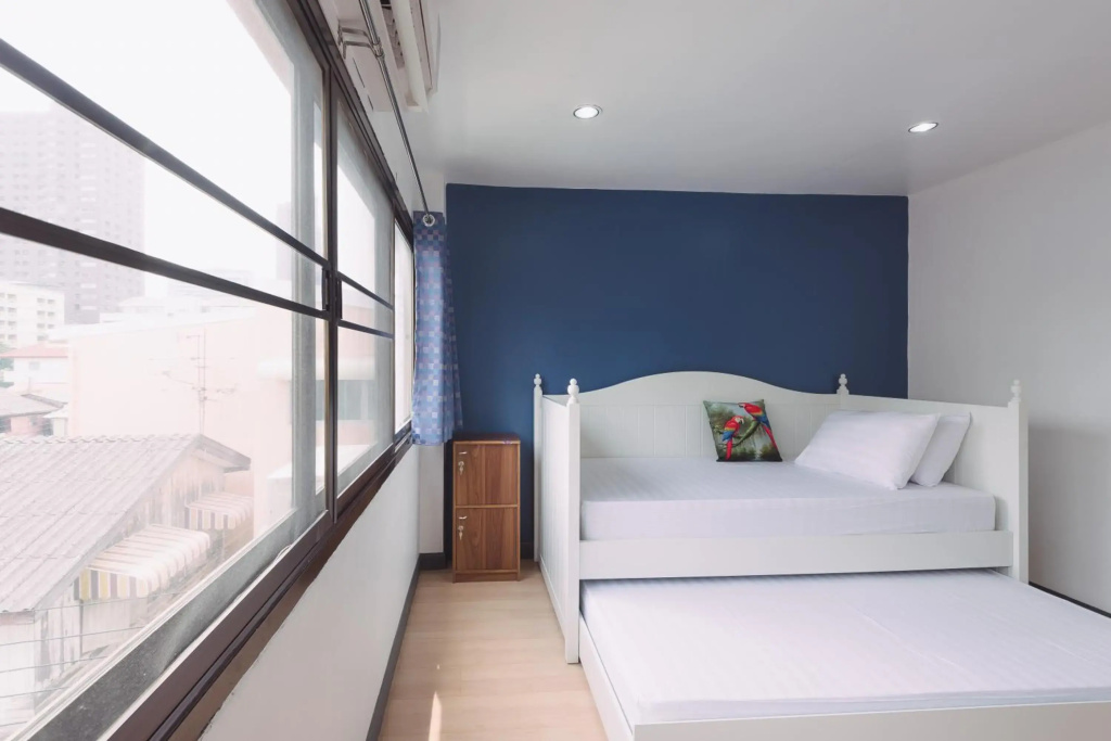 BaanSu Hostel