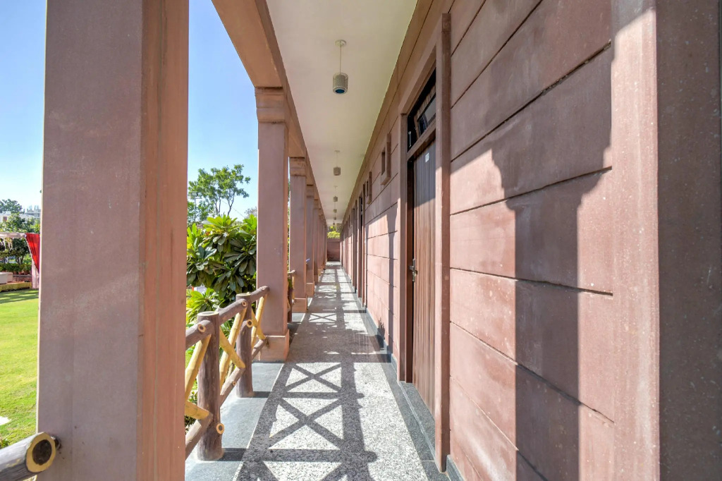 Capital O 68772 Kubergarh Resort
