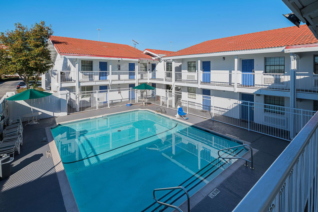 Motel 6-Grand Prairie, TX - Interstate 30