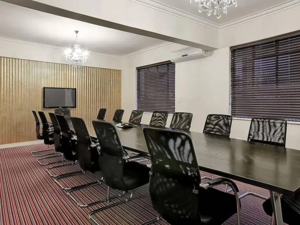 Ascot Hotel