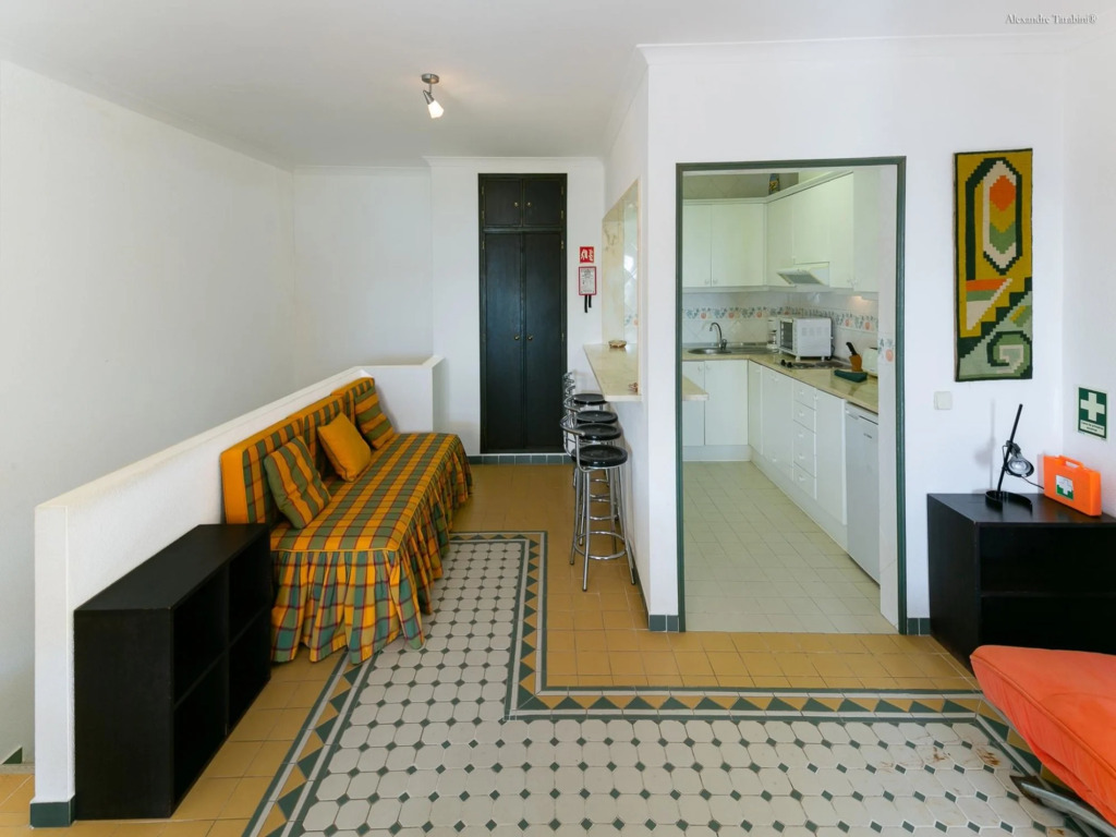 A15- Cliffside Beach Apartment by Dreamalgarve