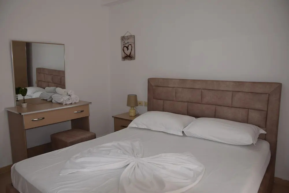 Romina Apartments