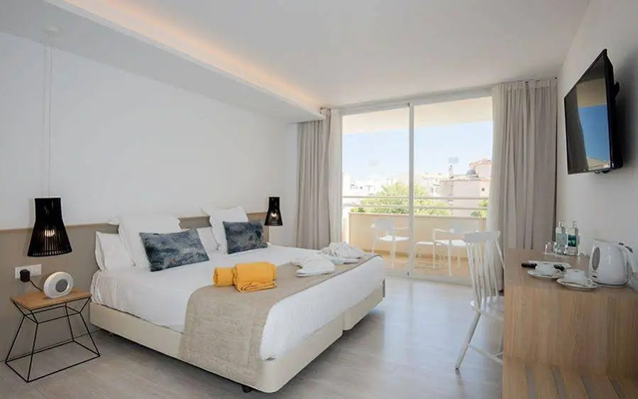 Globales Cala Bona Suites