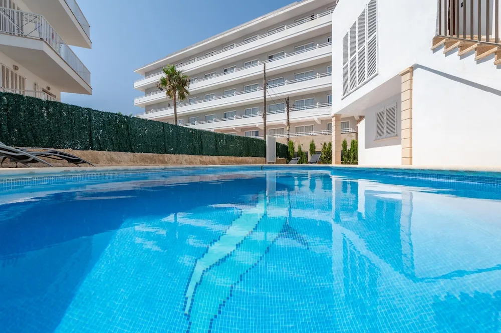 Apartamentos Marivent by MHR