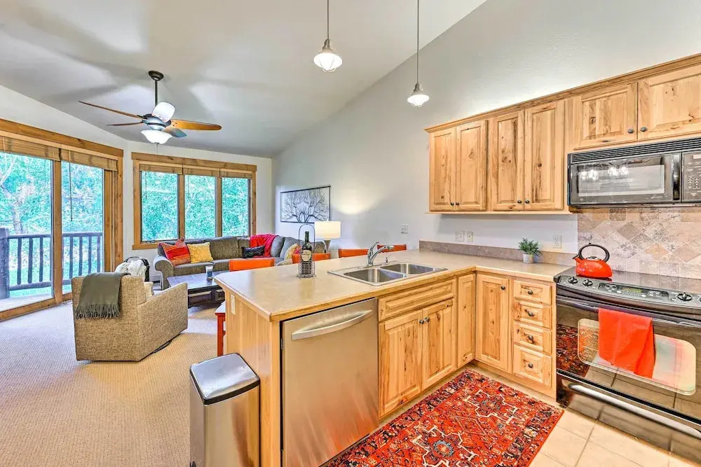 Gorgeous Steamboat Townhome: Shuttle to Ski Resort