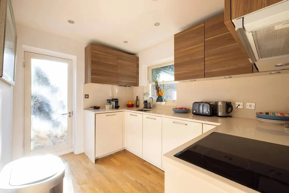 Earl s Court 1BR Private Terrace Walk to Tube