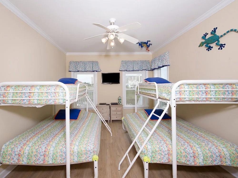 USA 2 - 5 Br Home