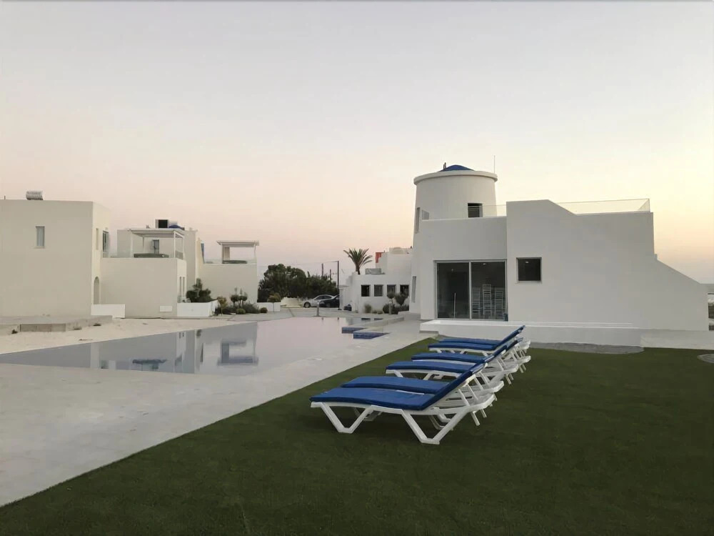 Wavebreeze Villas