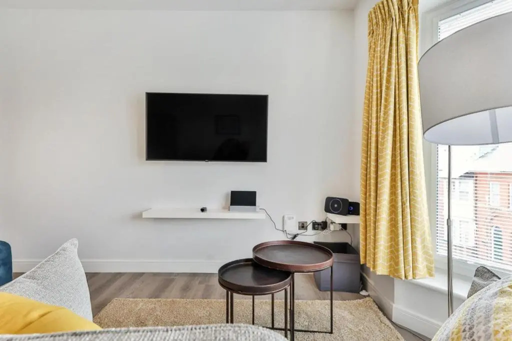 Belle House, Apt 5