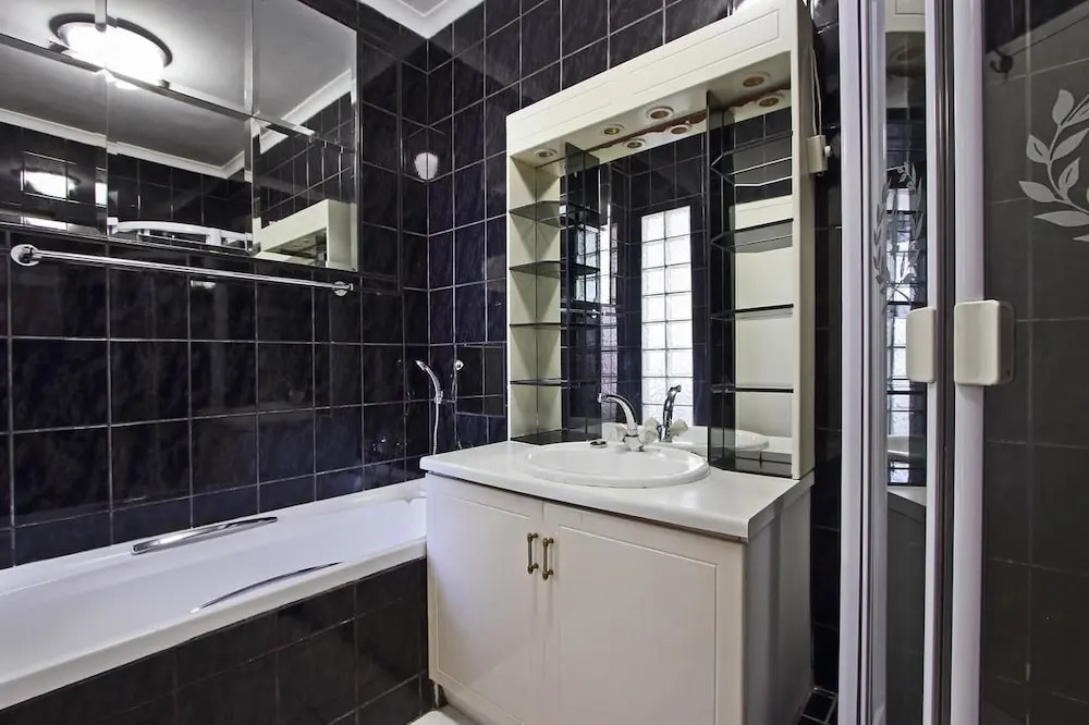 Berkeley Square Apartment