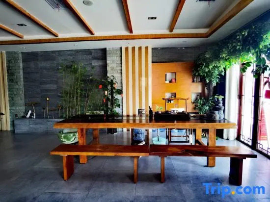 Yongzhou Xiaoxiang Yeyu Inn