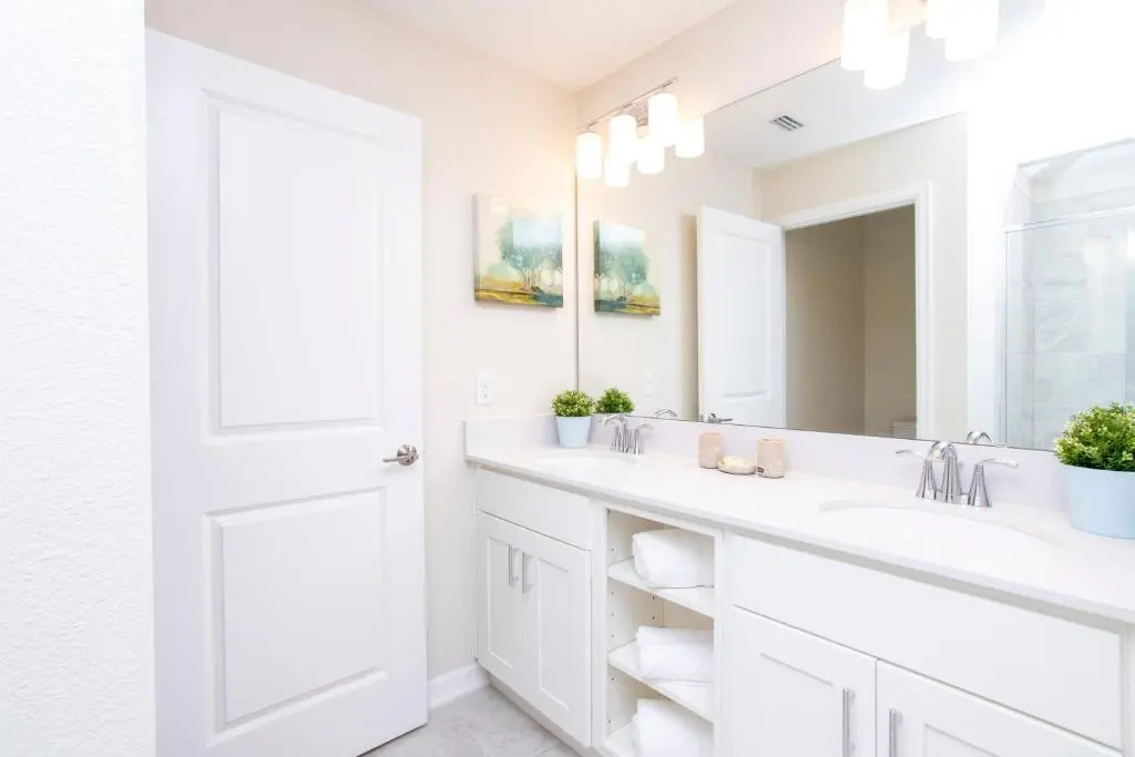 Stunning 2 Bd Close to Disney @ Storey Lake 203