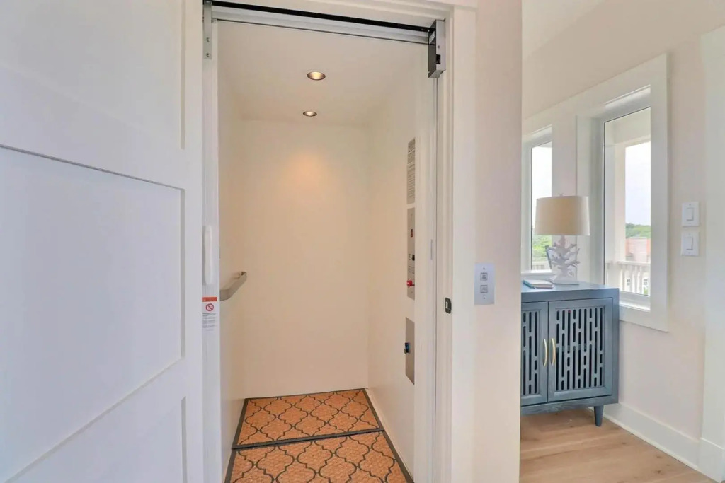4071 Masterpiece 3 Min Walk to Beach