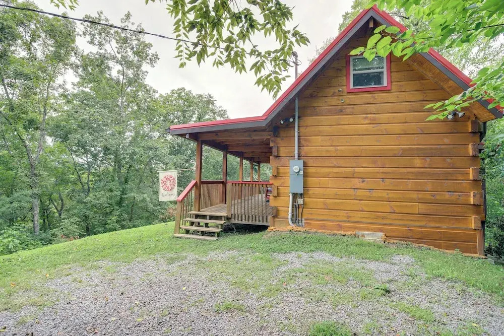 Sevierville Log Cabin W/ Hot Tub Near Dollywood!