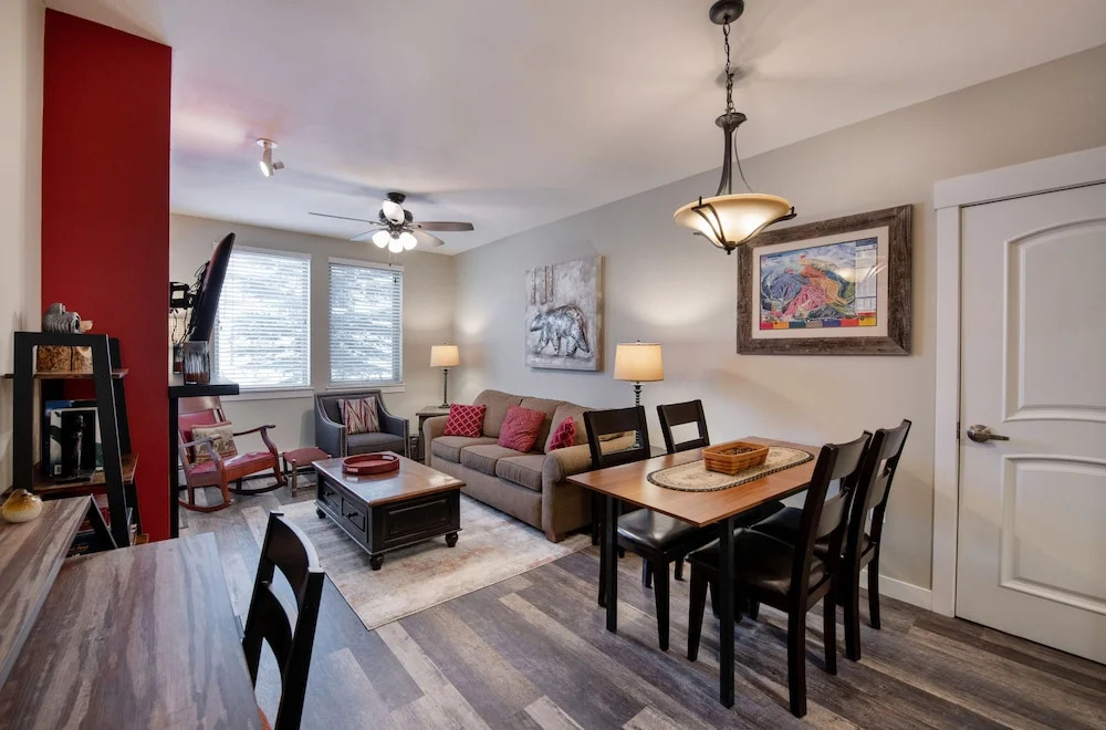 Premium Unit 4373- Fraser Crossing/founders Pointe 1 Bedroom Condo