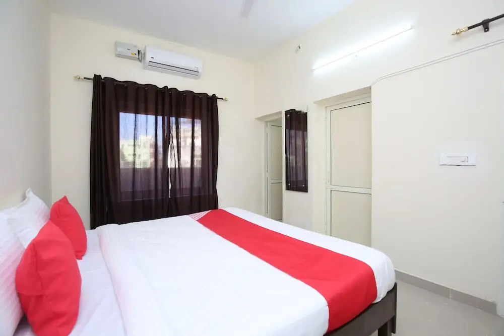 Oyo 24398 Jb Lodge
