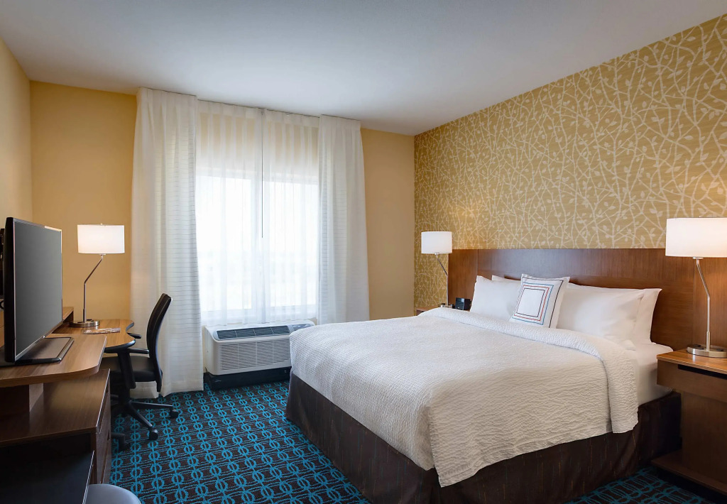 Fairfield Inn & Suites by Marriott Dallas West/I-30