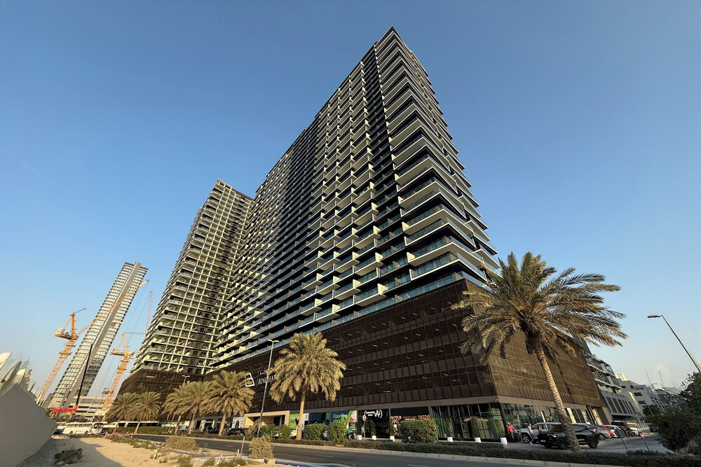 Cozy 1BR at Binghatti Corner, Jumeirah Village Circle by Deluxe Holiday Homes